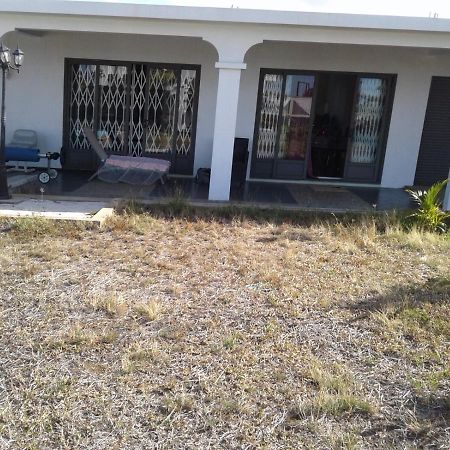 Ejc Villa Flic en Flac Luaran gambar